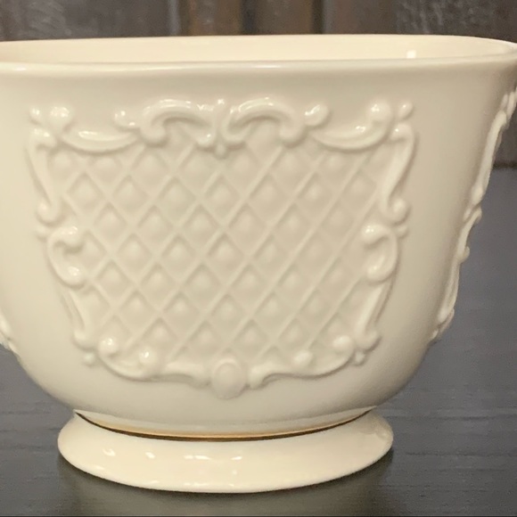 Lenox Canterbury Collection 4” Treat Bowl - Picture 3 of 8